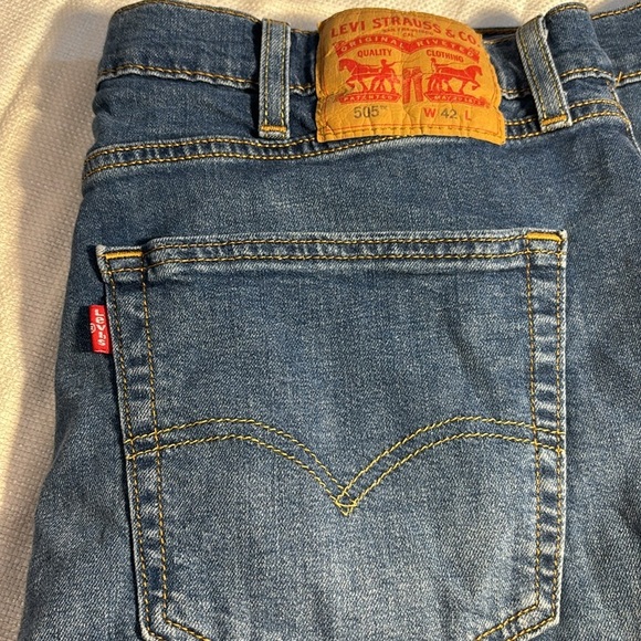 2/$30 LEVI 505 Men’s Blue Jean Shorts 42”W x 21 1/4” L - Picture 5 of 6